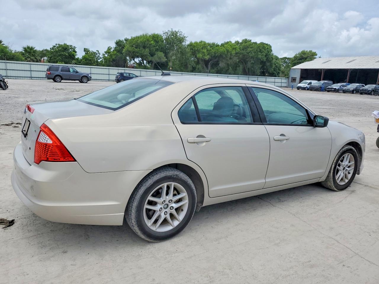 2010 FORD FUSION