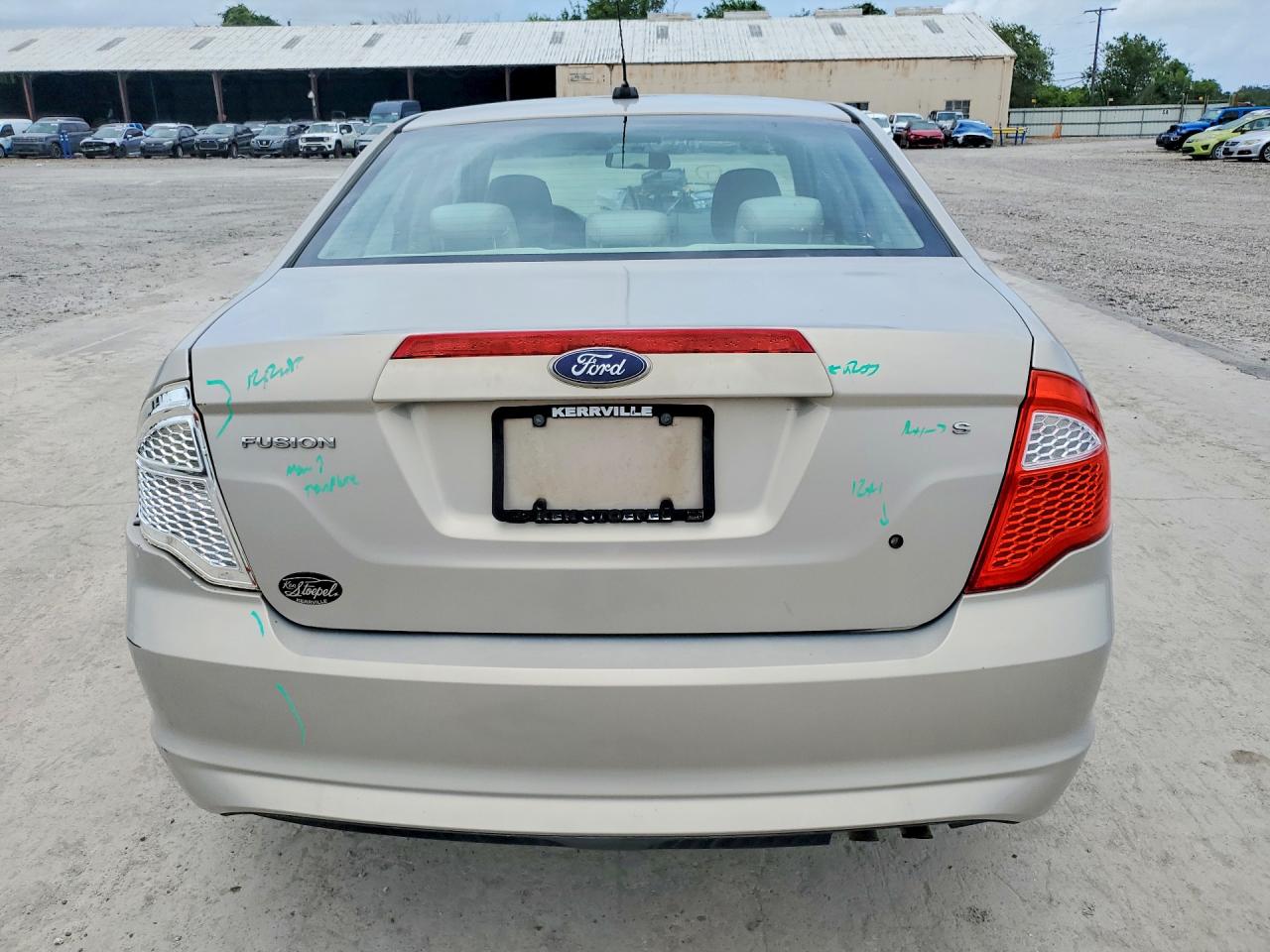 2010 FORD FUSION