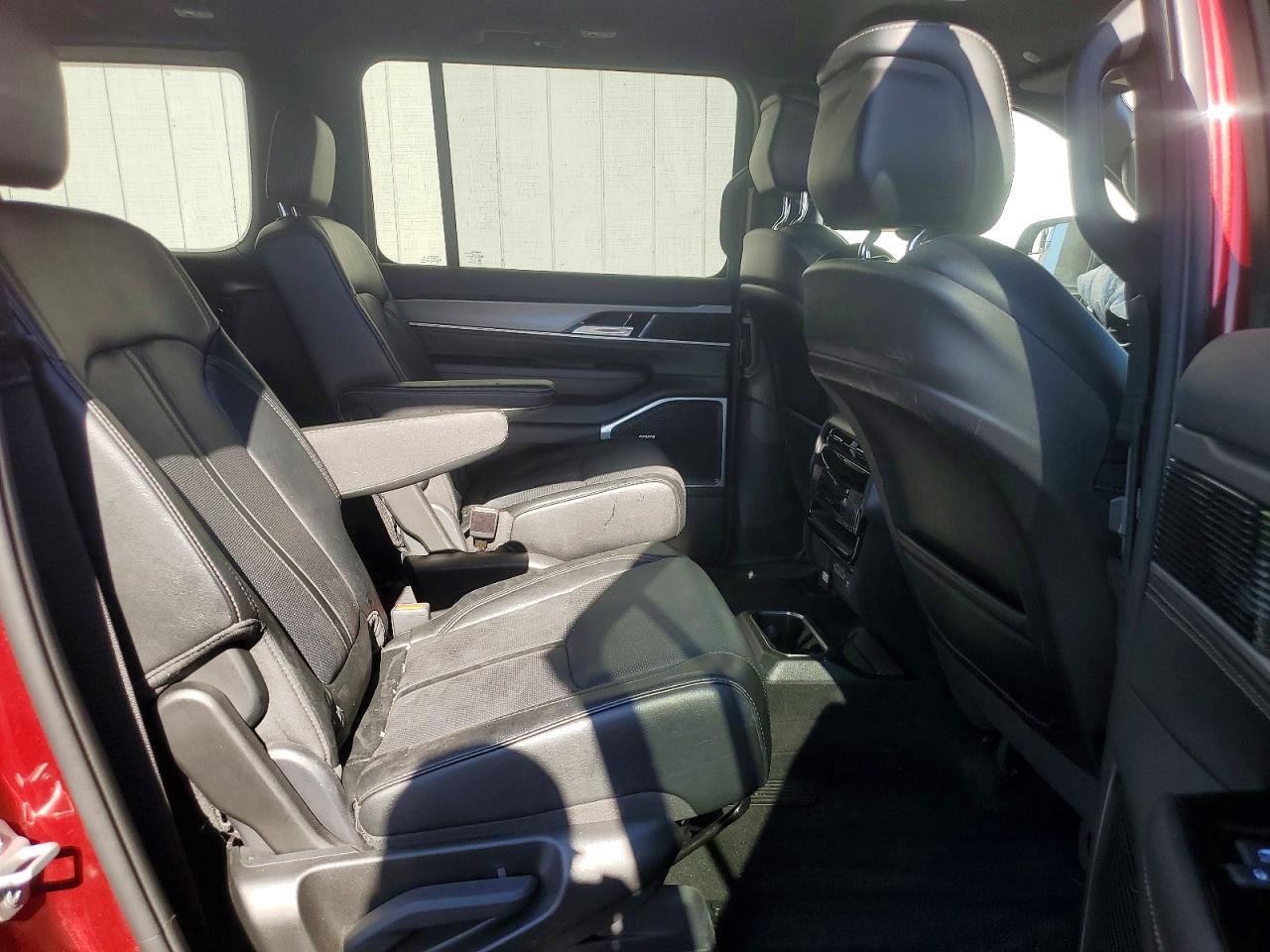 2025 JEEP WAGONEER
