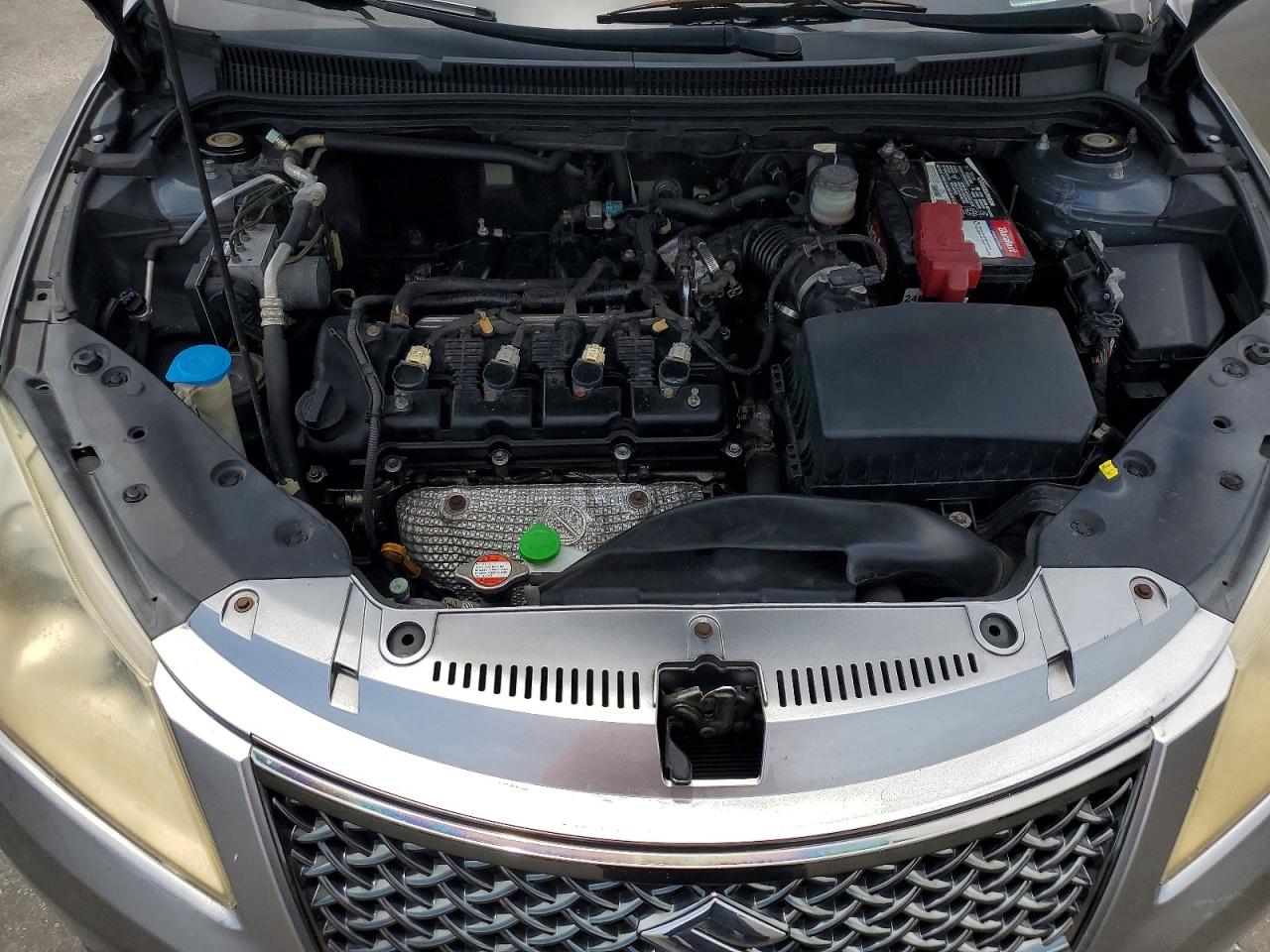 2013 SUZUKI KIZASHI
