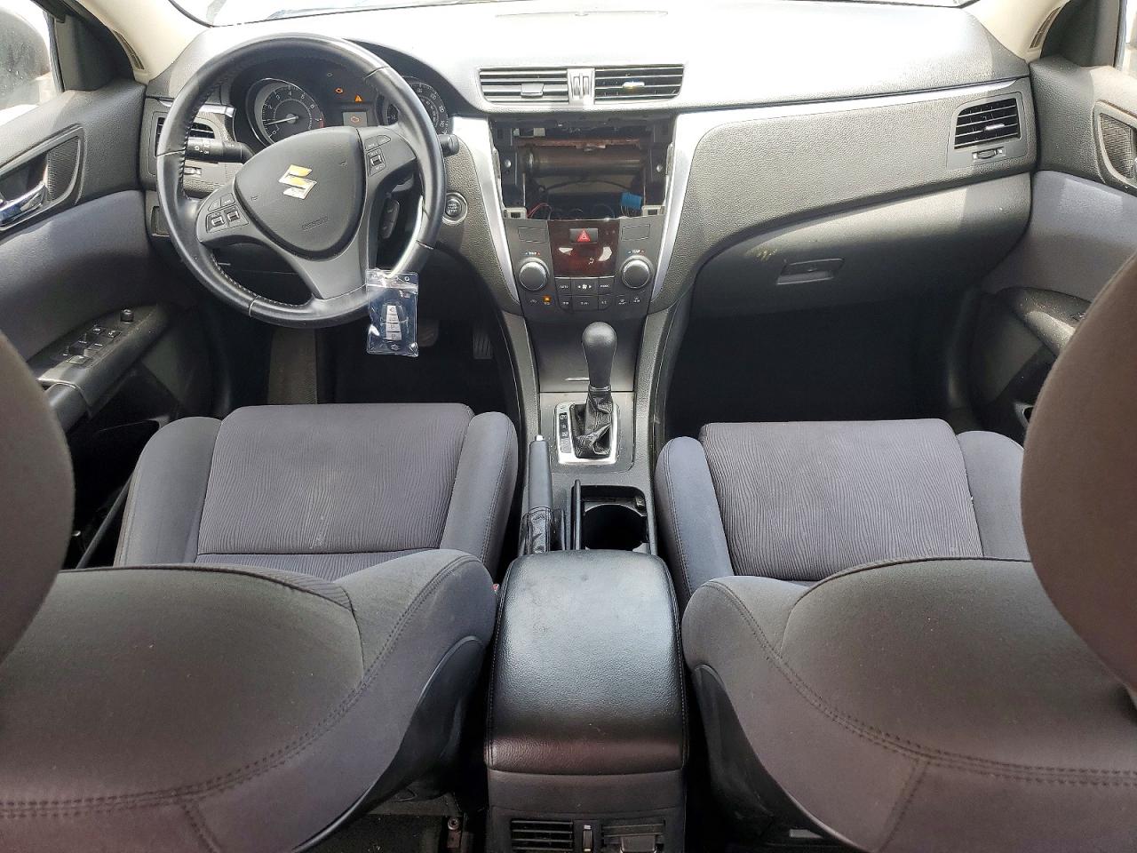 2013 SUZUKI KIZASHI