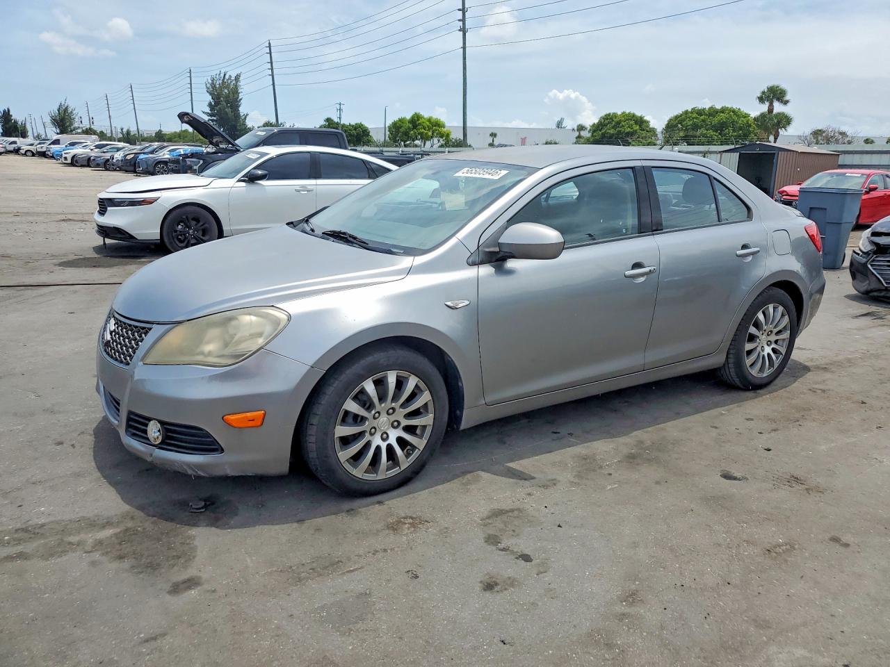 2013 SUZUKI KIZASHI