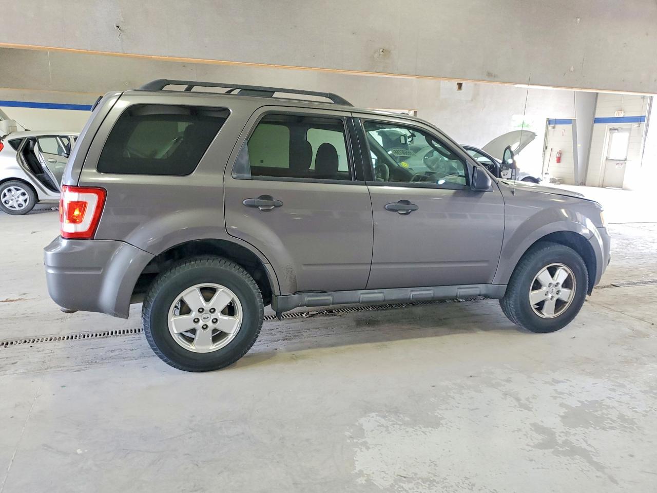2011 FORD ESCAPE