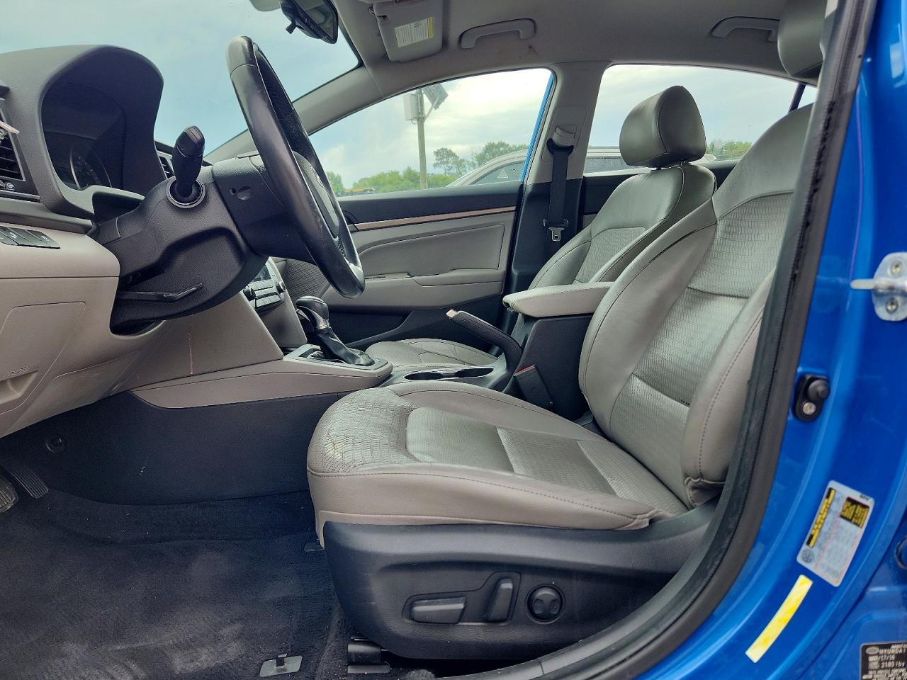 2017 HYUNDAI ELANTRA