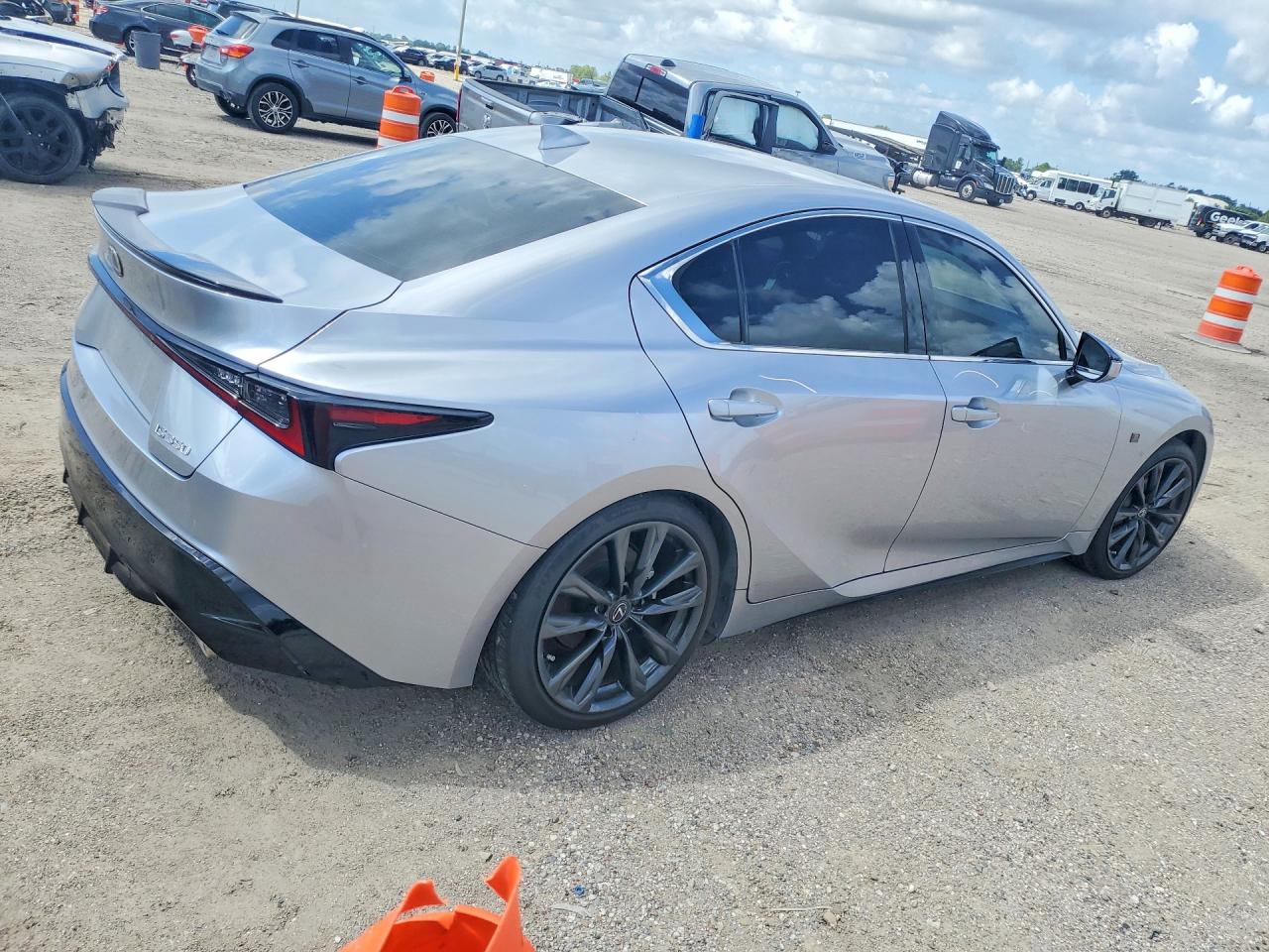 2025 LEXUS IS