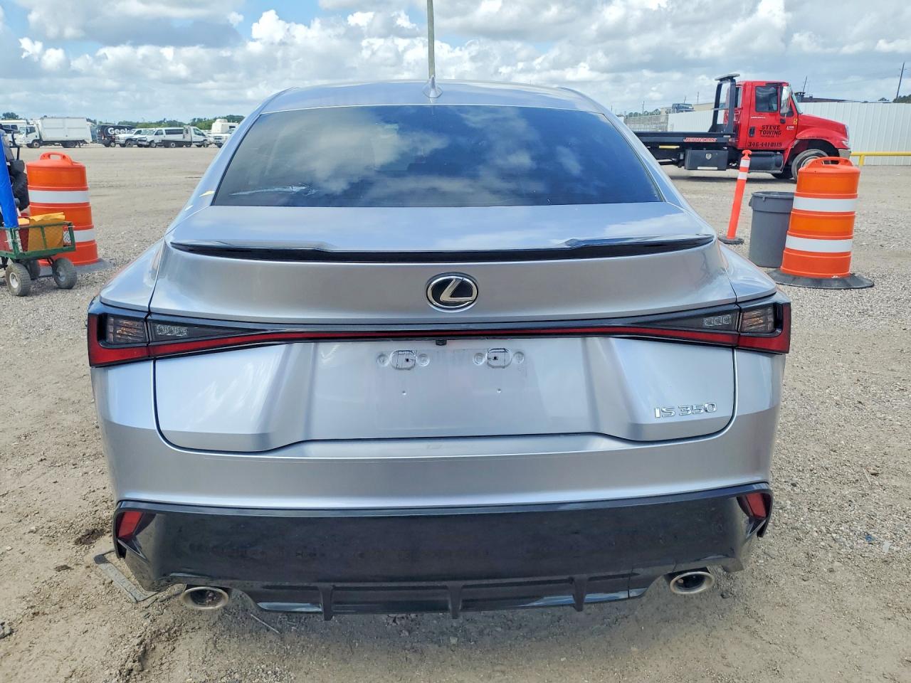 2025 LEXUS IS