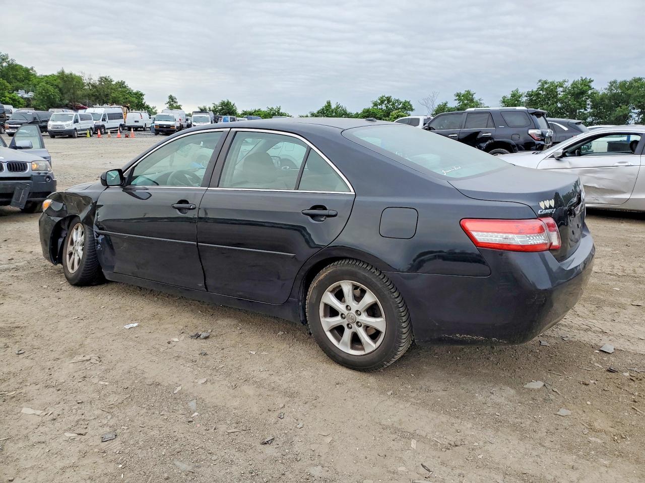 2011 TOYOTA CAMRY