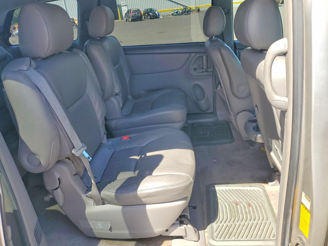 2006 TOYOTA SIENNA