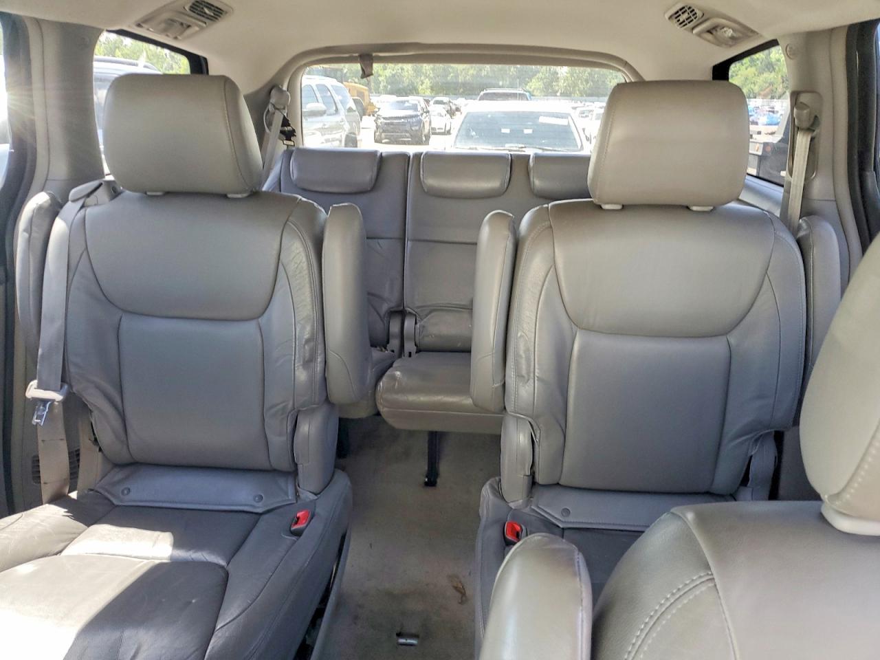 2006 TOYOTA SIENNA