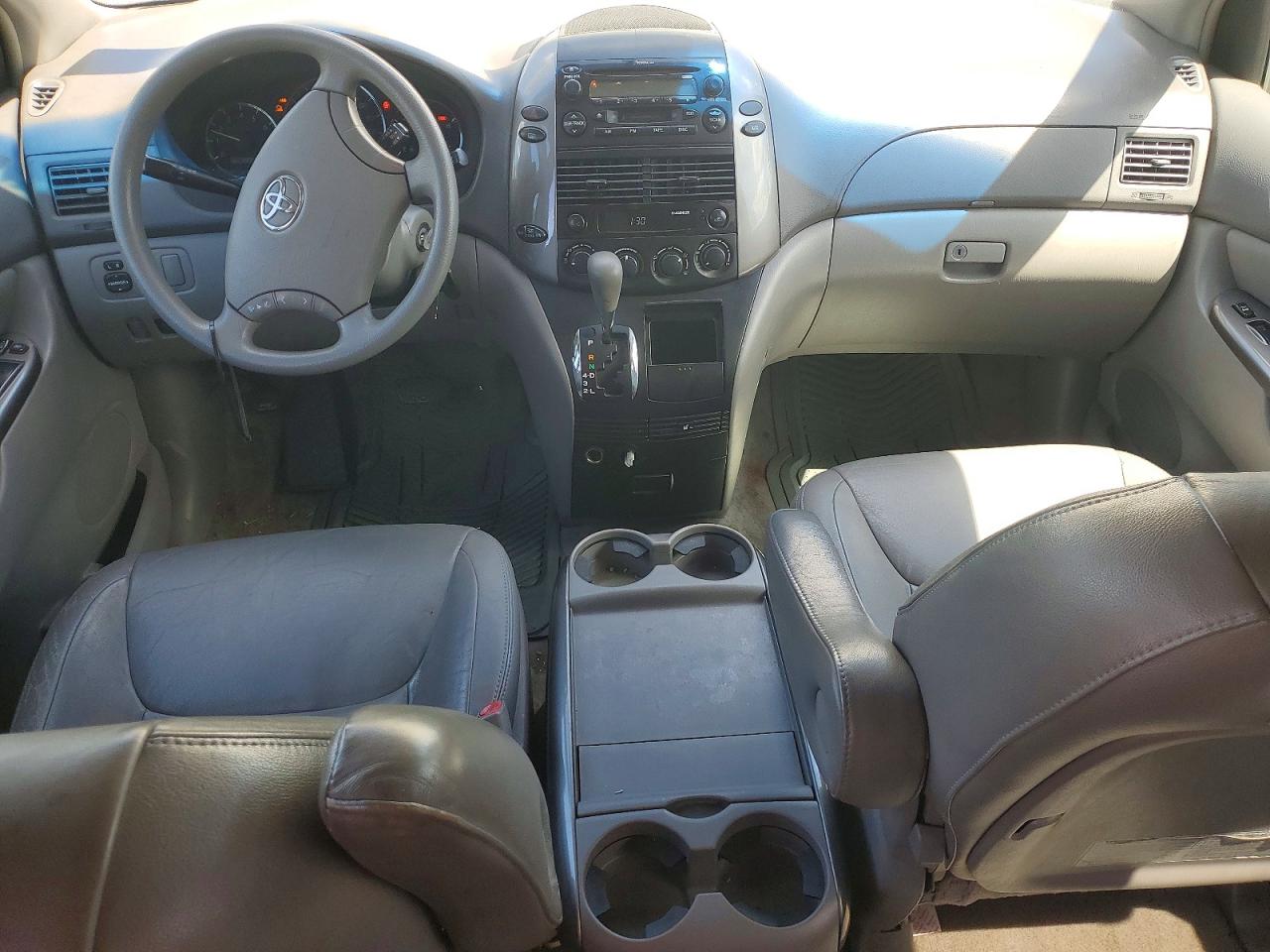 2006 TOYOTA SIENNA