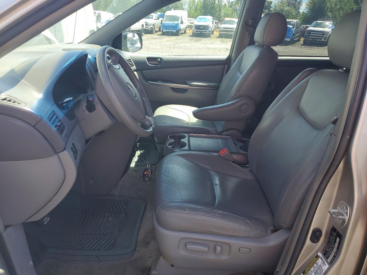 2006 TOYOTA SIENNA