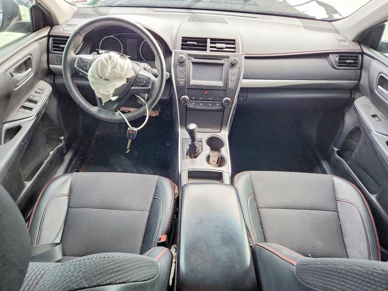 2016 TOYOTA CAMRY