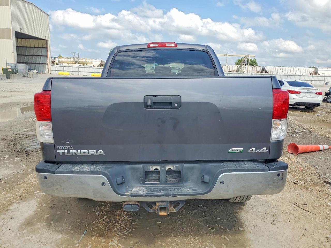 2012 TOYOTA TUNDRA