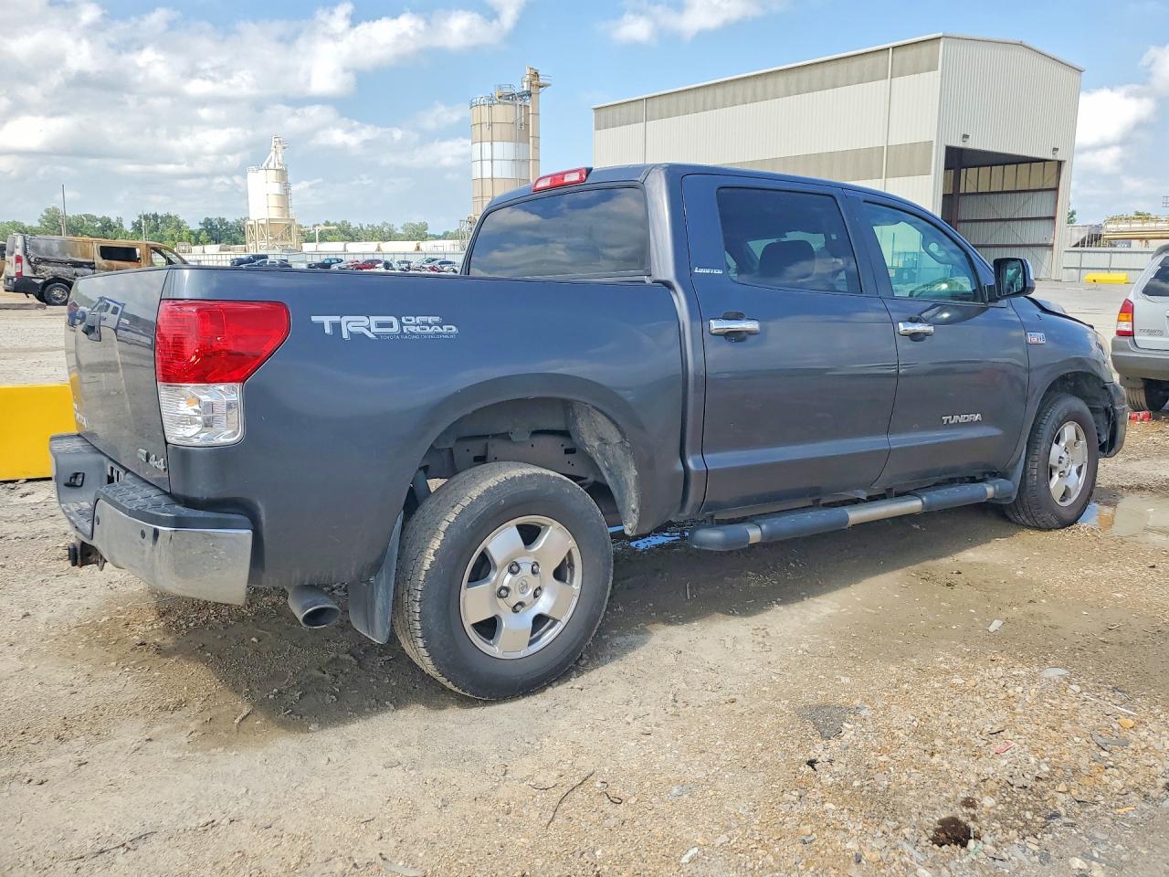 2012 TOYOTA TUNDRA