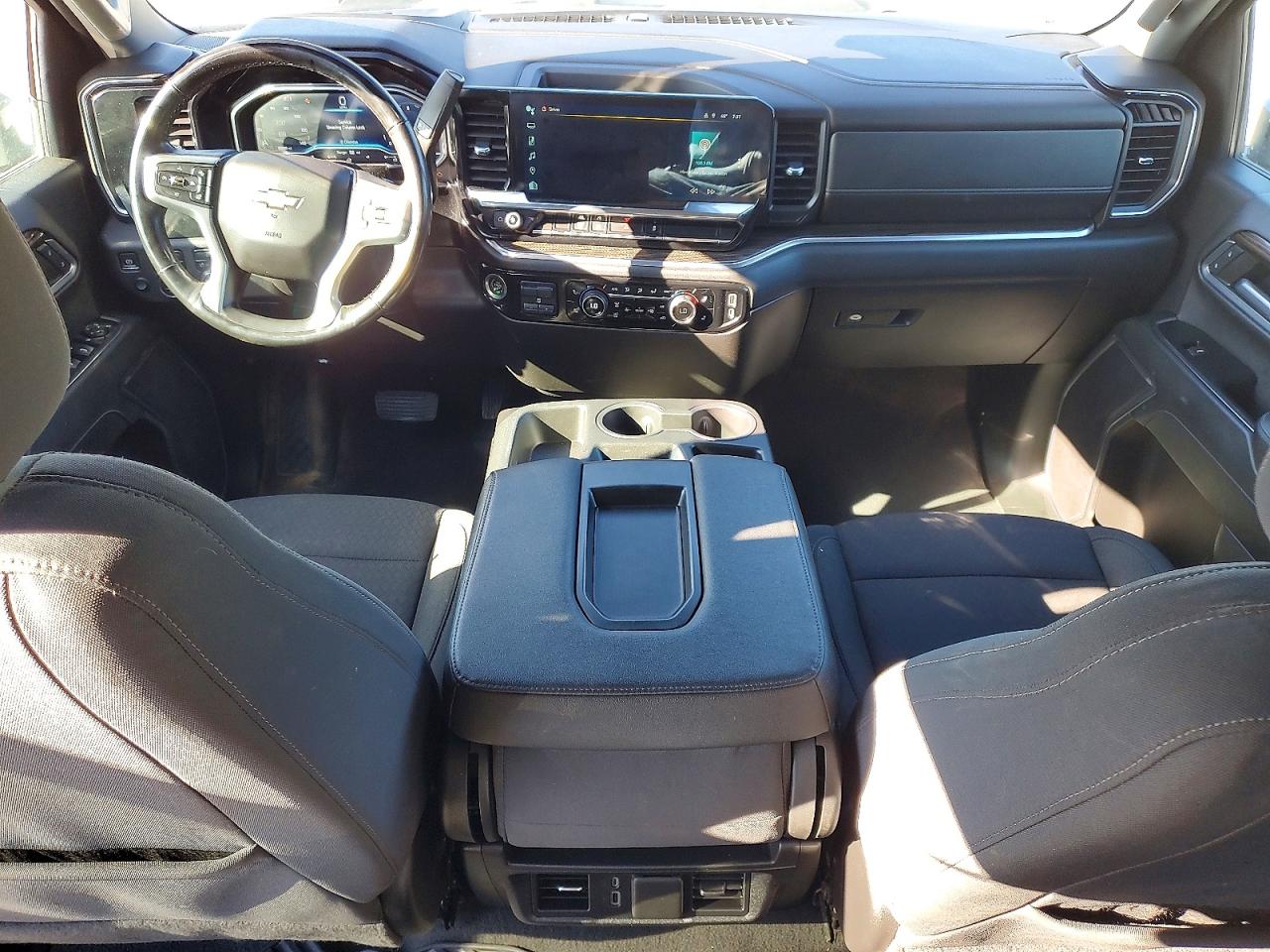 2024 CHEVROLET SILVERADO