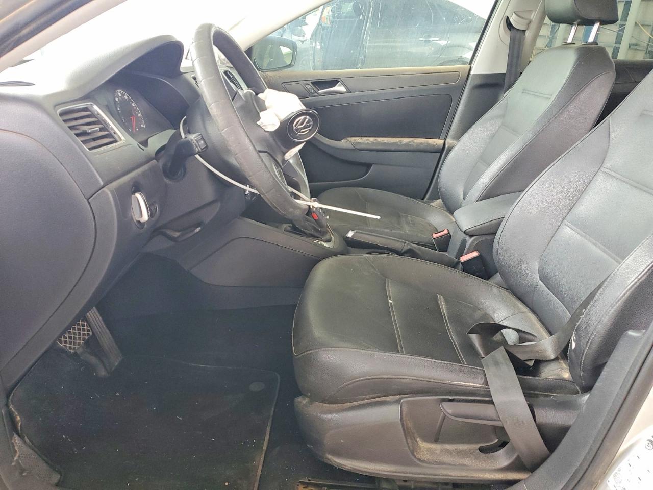 2011 VOLKSWAGEN JETTA