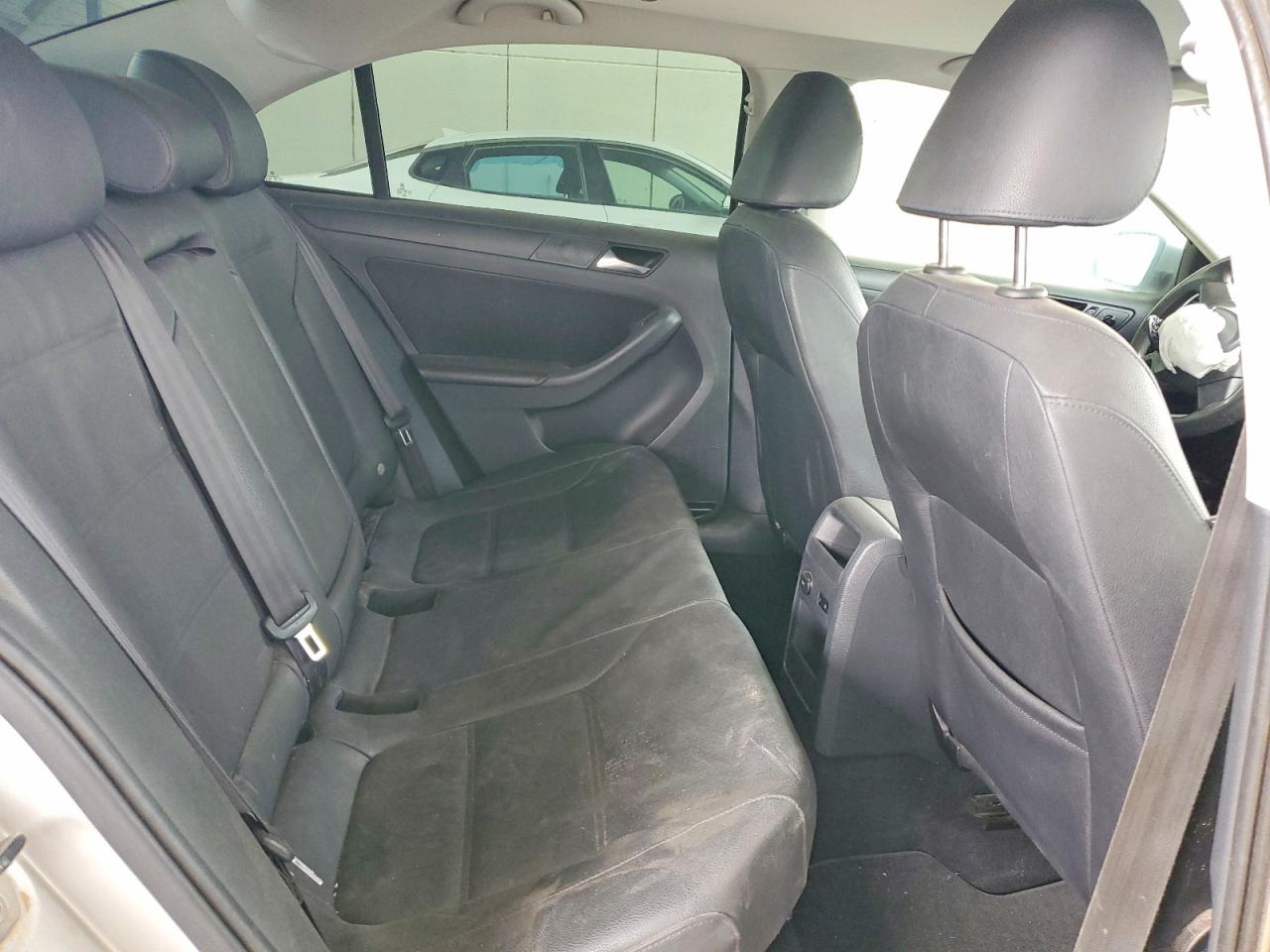 2011 VOLKSWAGEN JETTA
