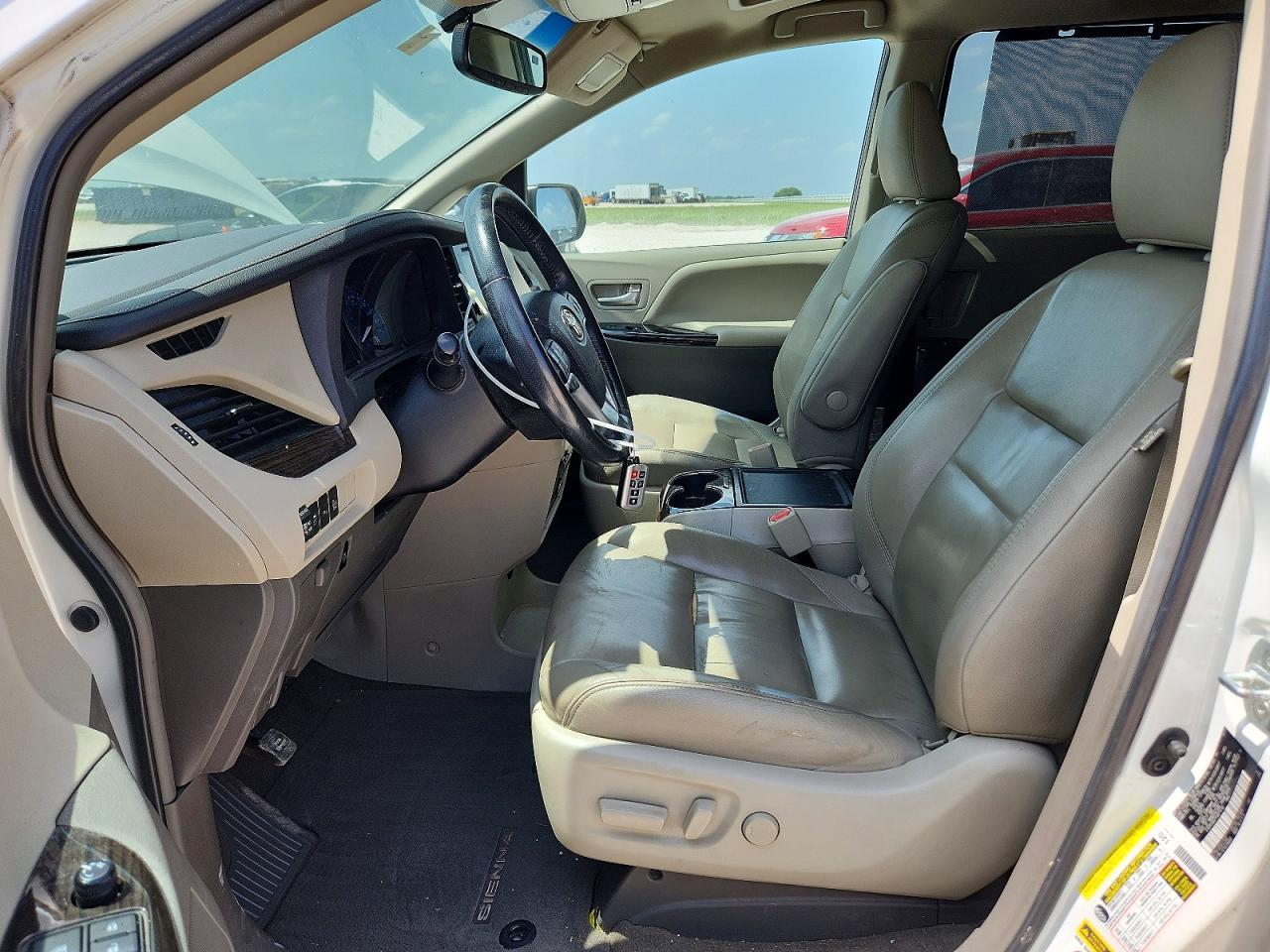 2015 TOYOTA SIENNA