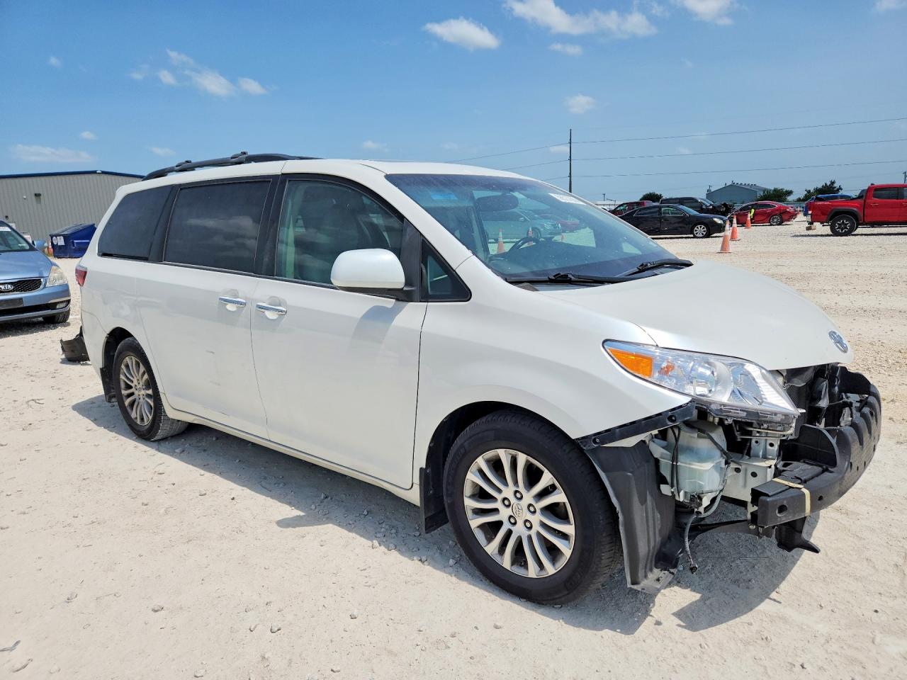 2015 TOYOTA SIENNA