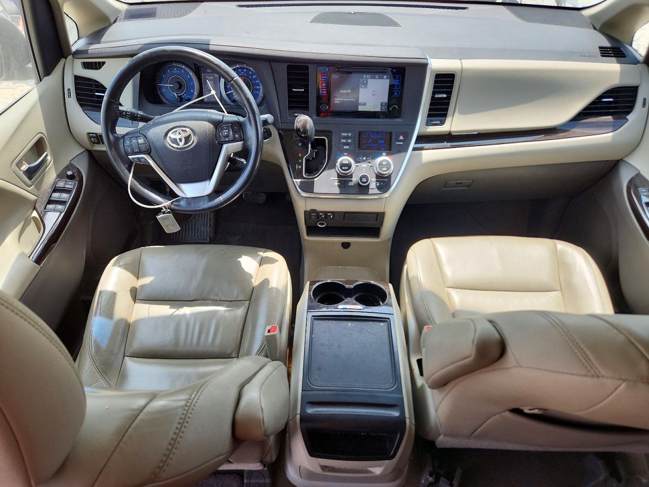 2015 TOYOTA SIENNA
