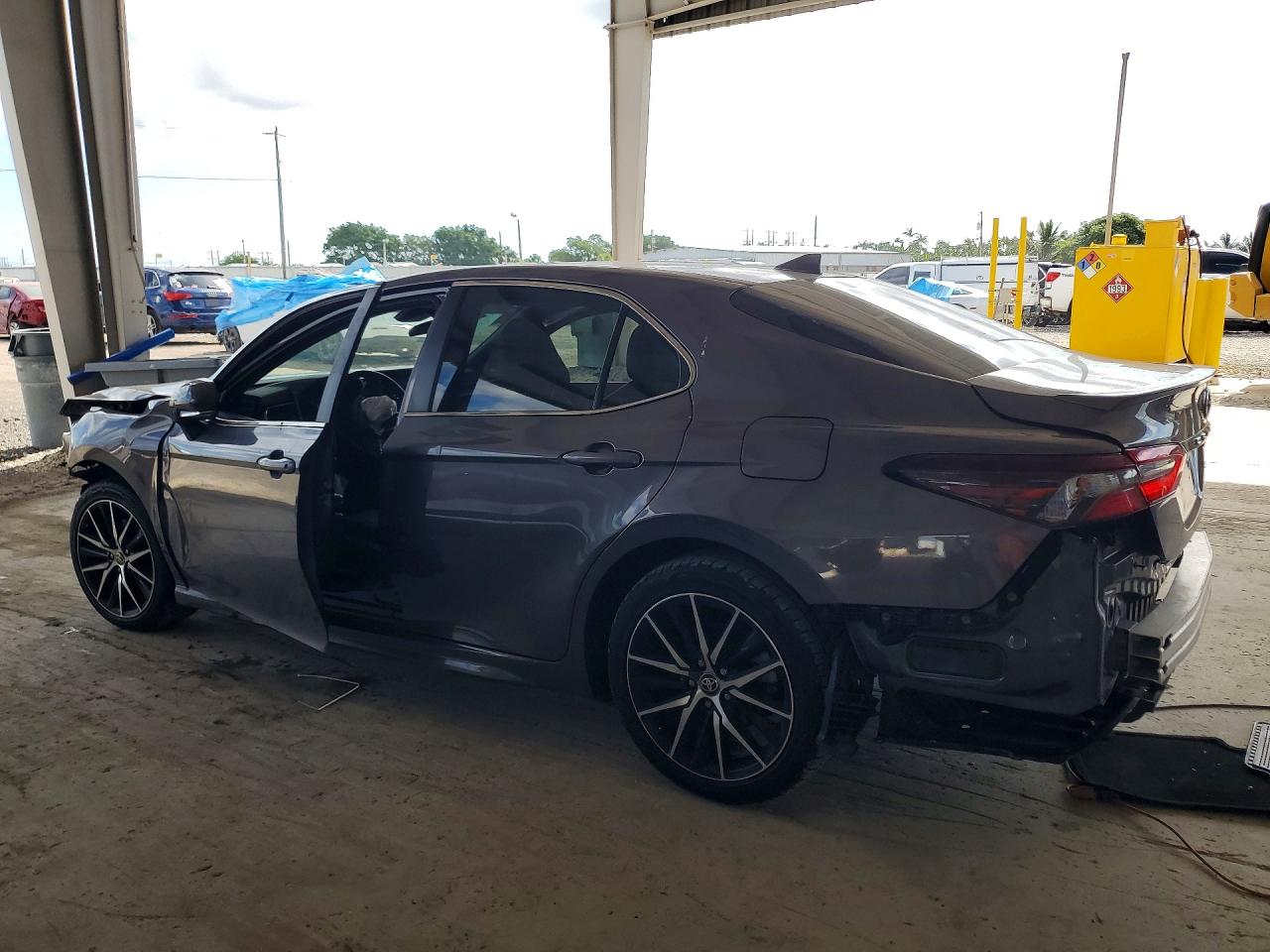2023 TOYOTA CAMRY