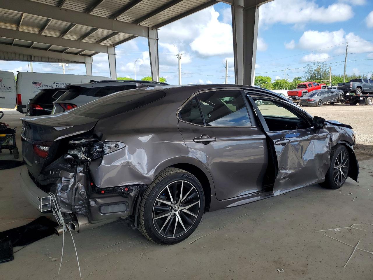 2023 TOYOTA CAMRY