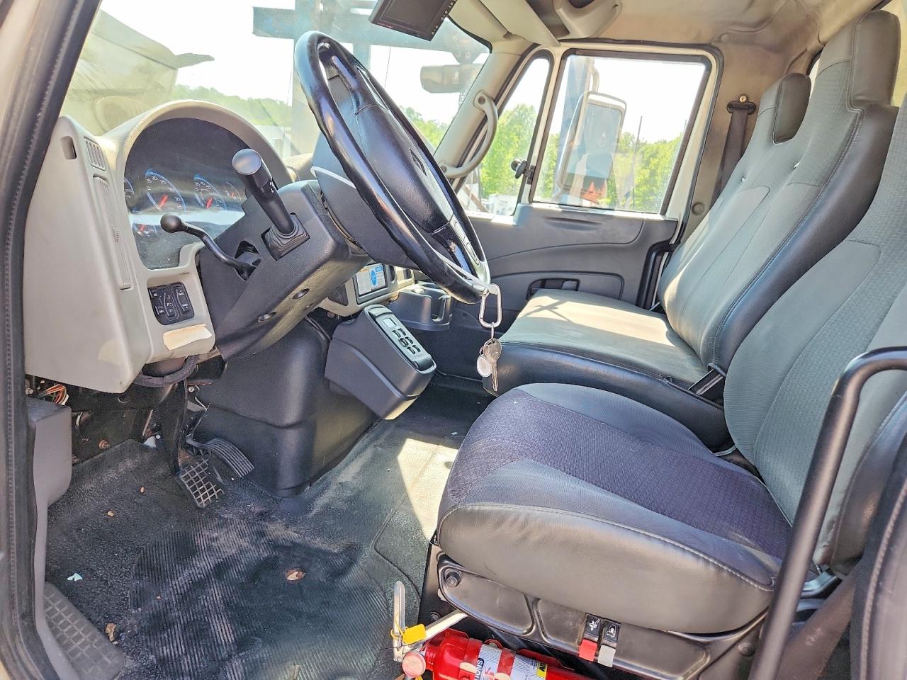 2010 INTERNATIONAL 4000 SERIE