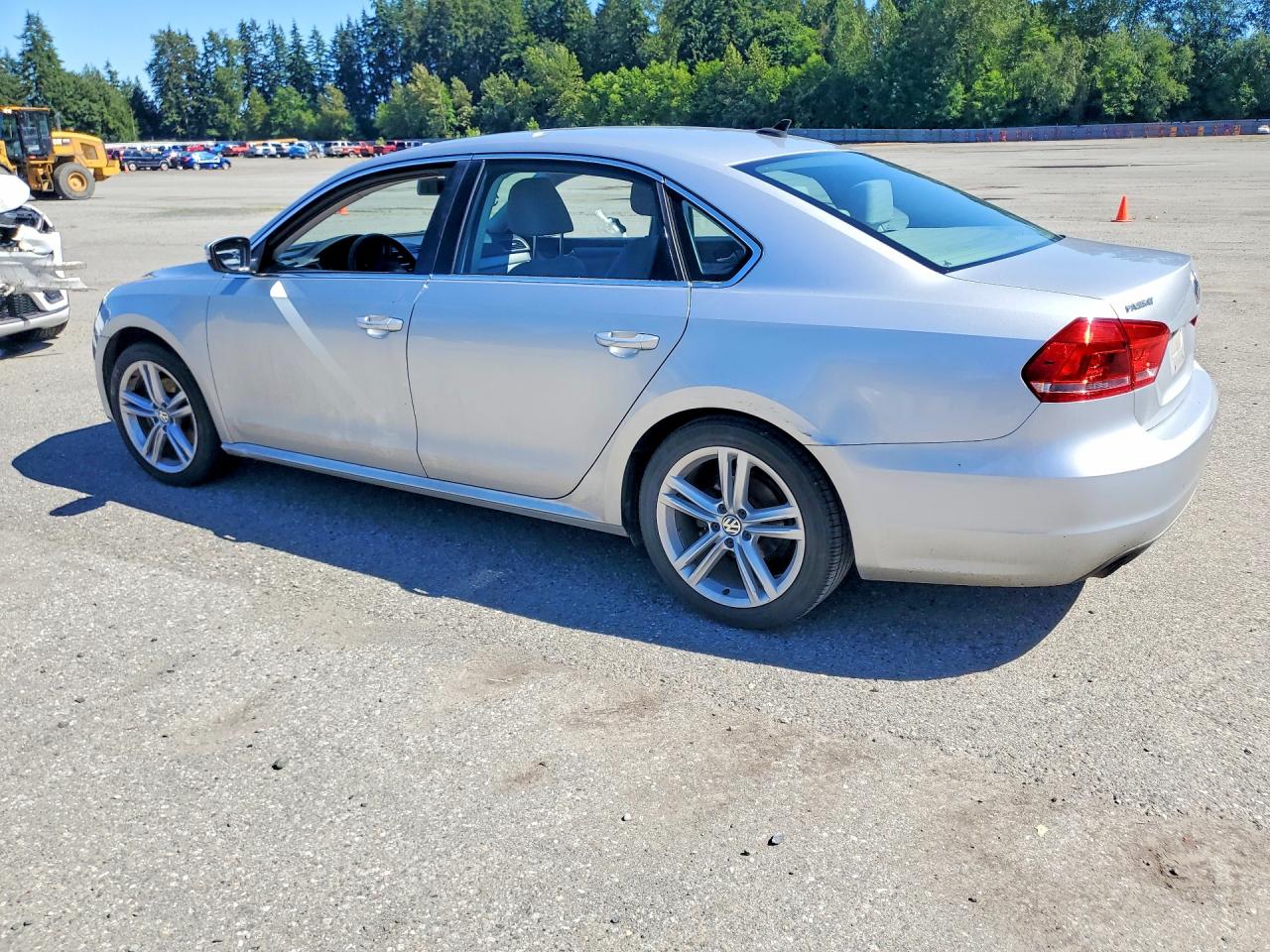 2014 VOLKSWAGEN PASSAT