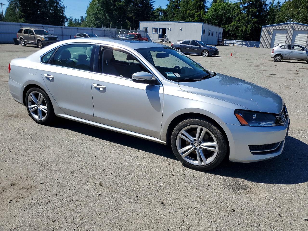 2014 VOLKSWAGEN PASSAT