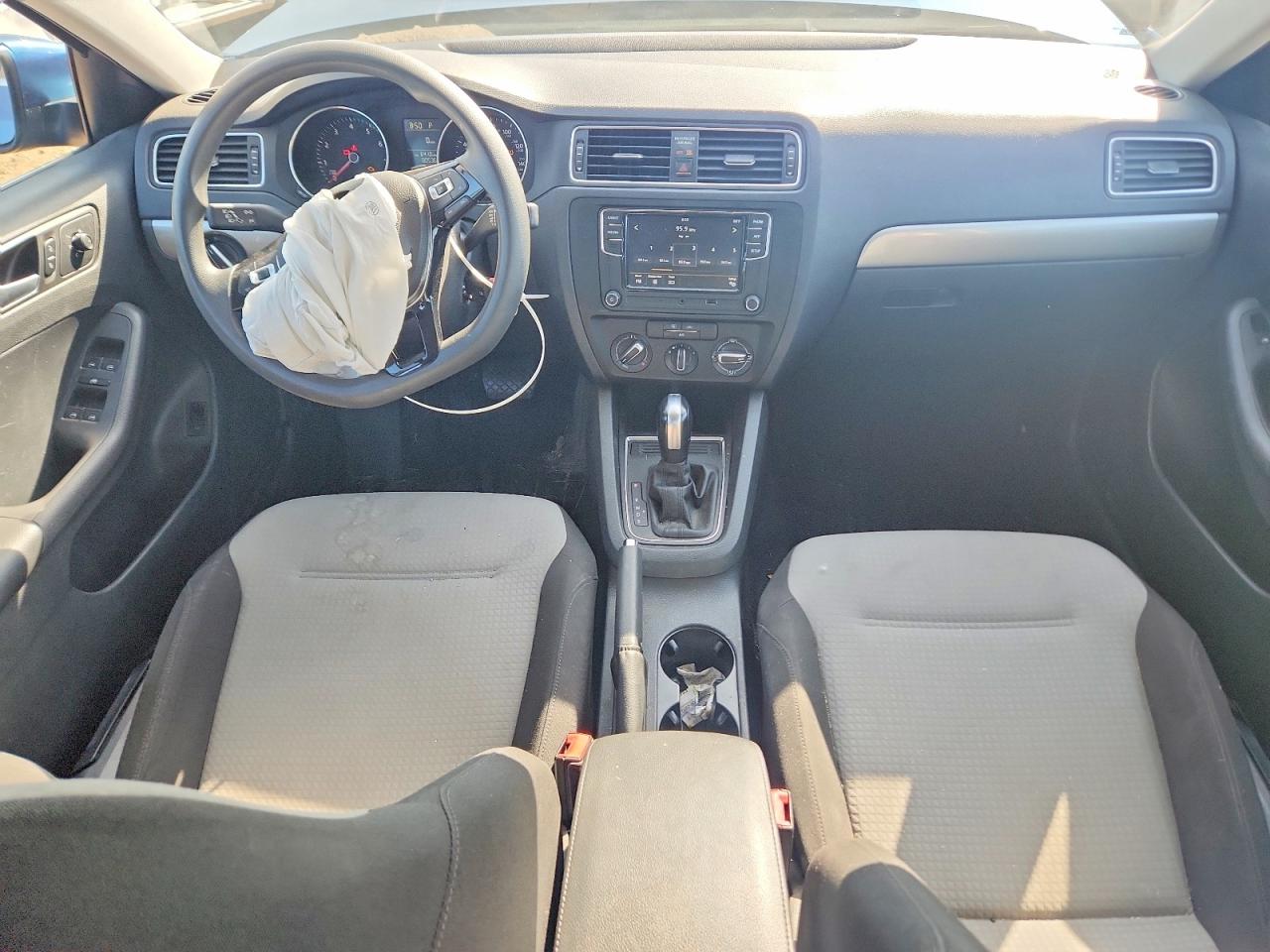 2017 VOLKSWAGEN JETTA
