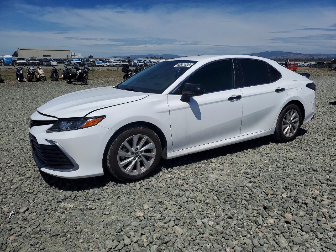 2024 TOYOTA CAMRY