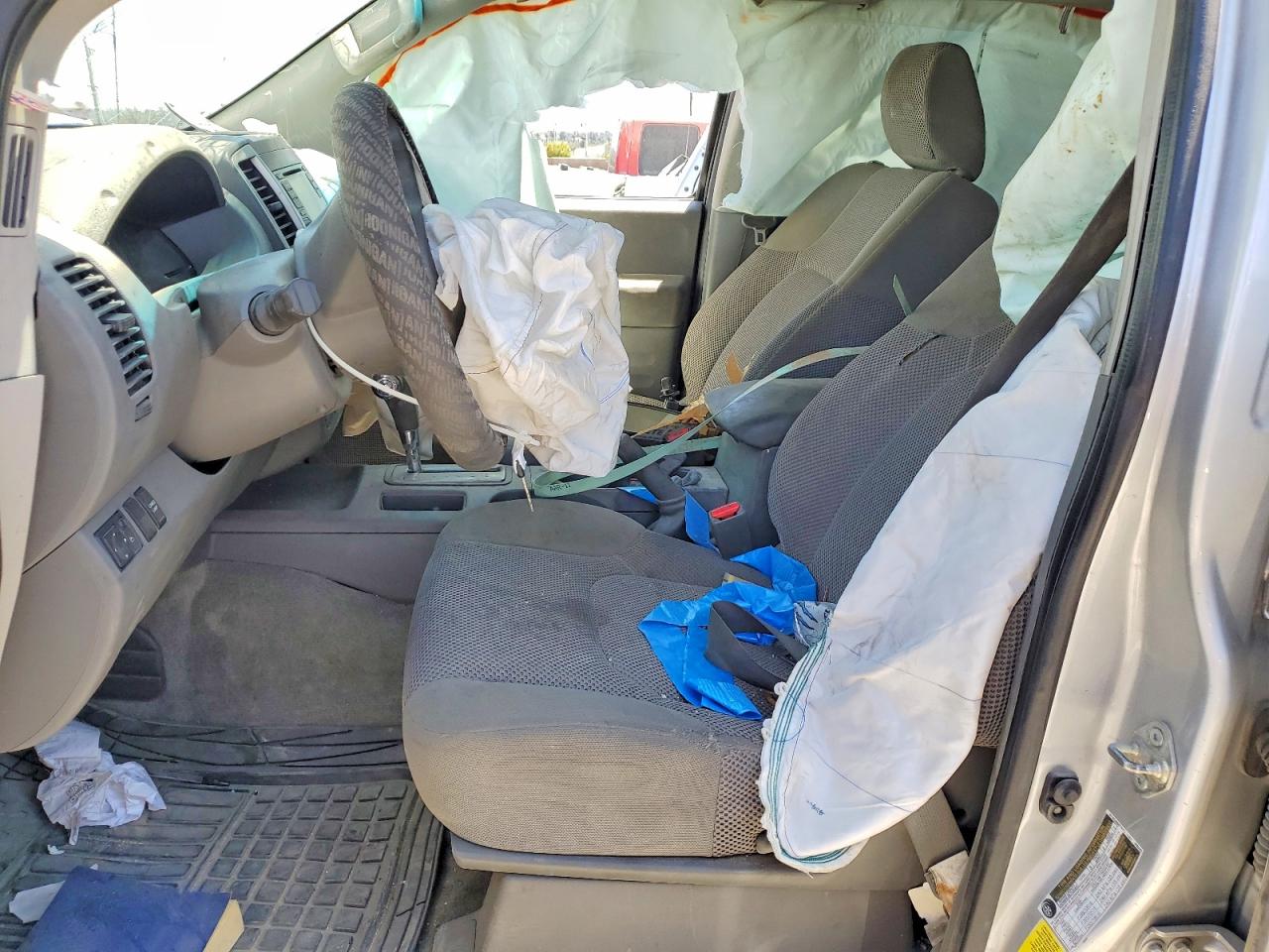 2017 NISSAN FRONTIER