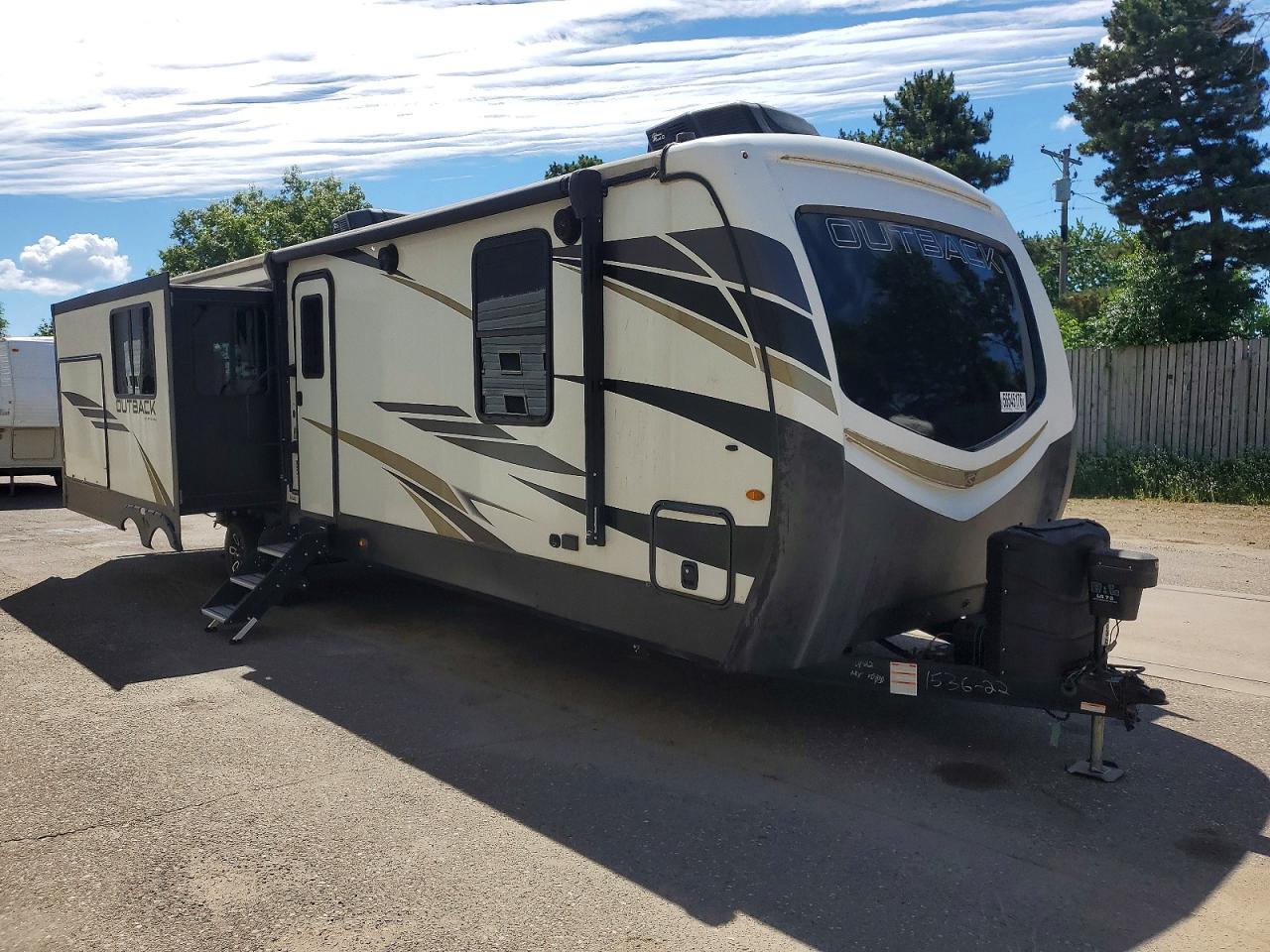 2022 KEYS OUTBACK