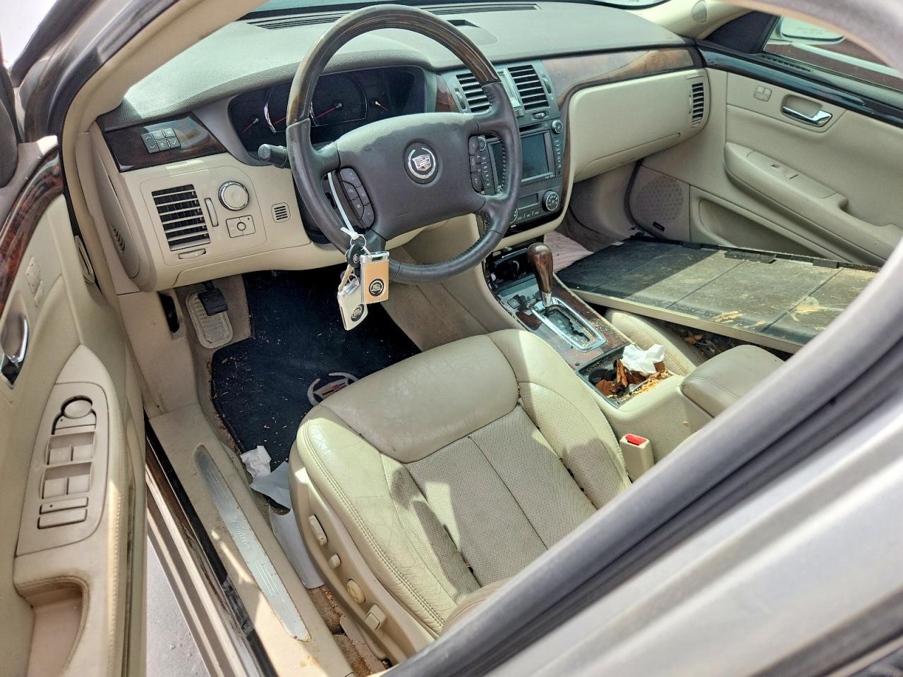 2011 CADILLAC DTS