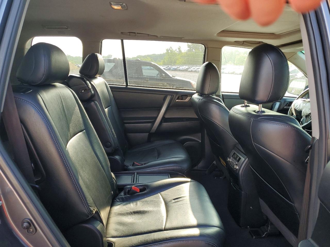 2010 TOYOTA HIGHLANDER