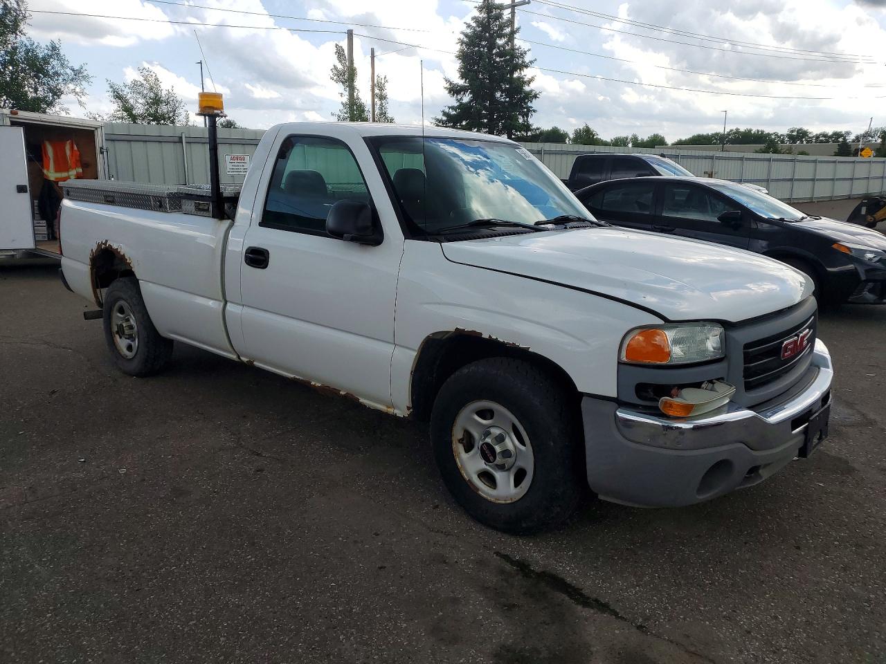 2004 GMC SIERRA