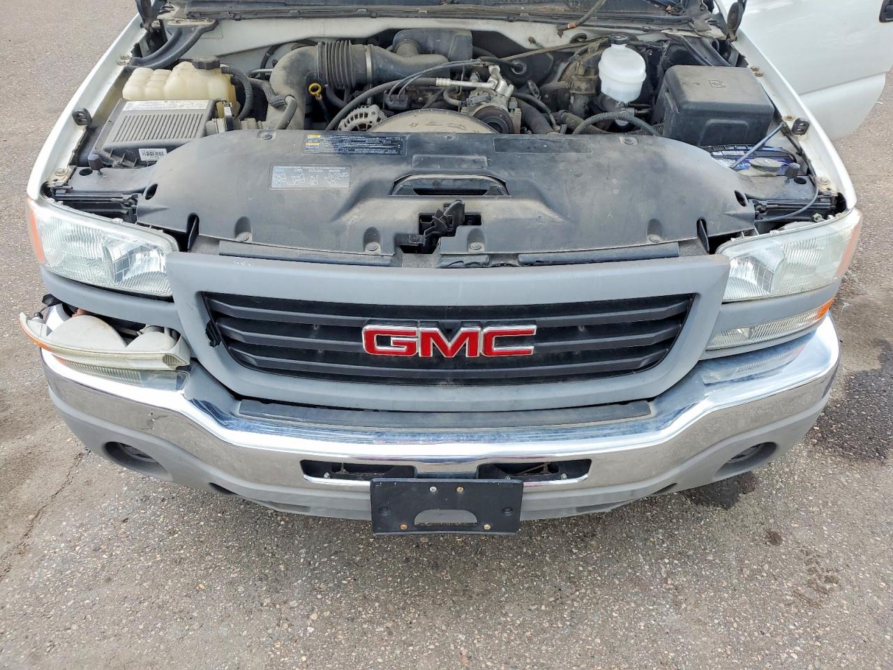 2004 GMC SIERRA