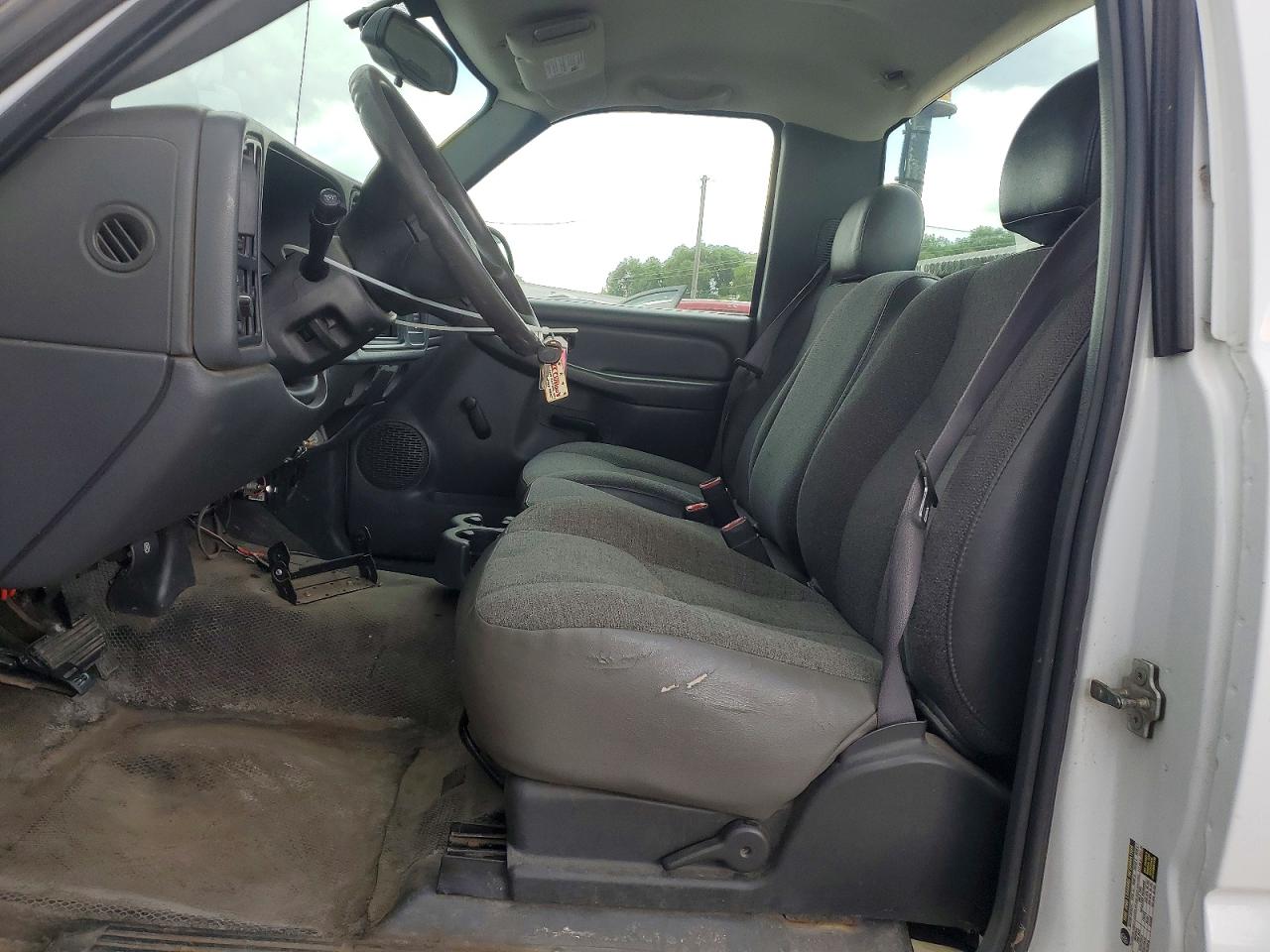 2004 GMC SIERRA