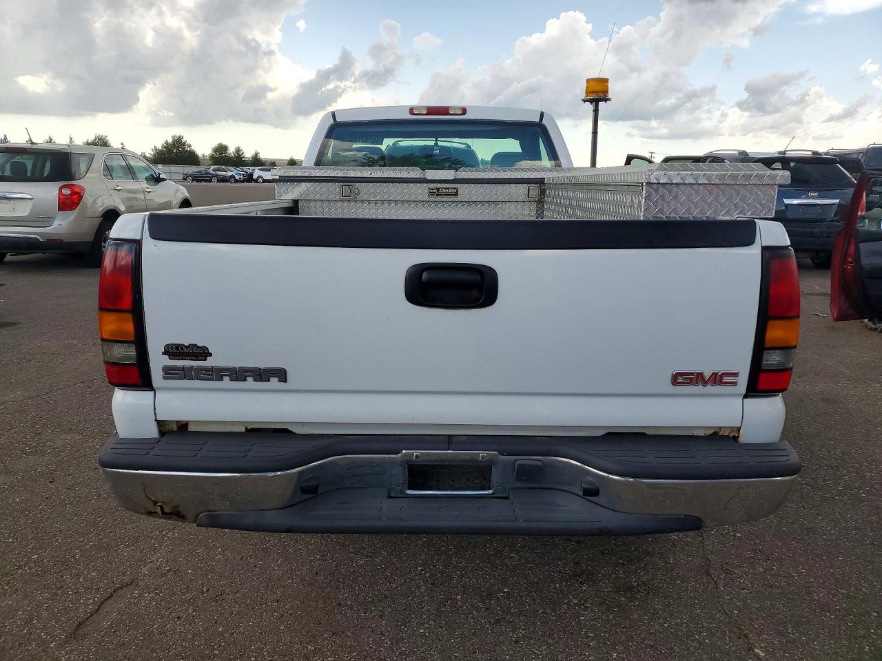 2004 GMC SIERRA