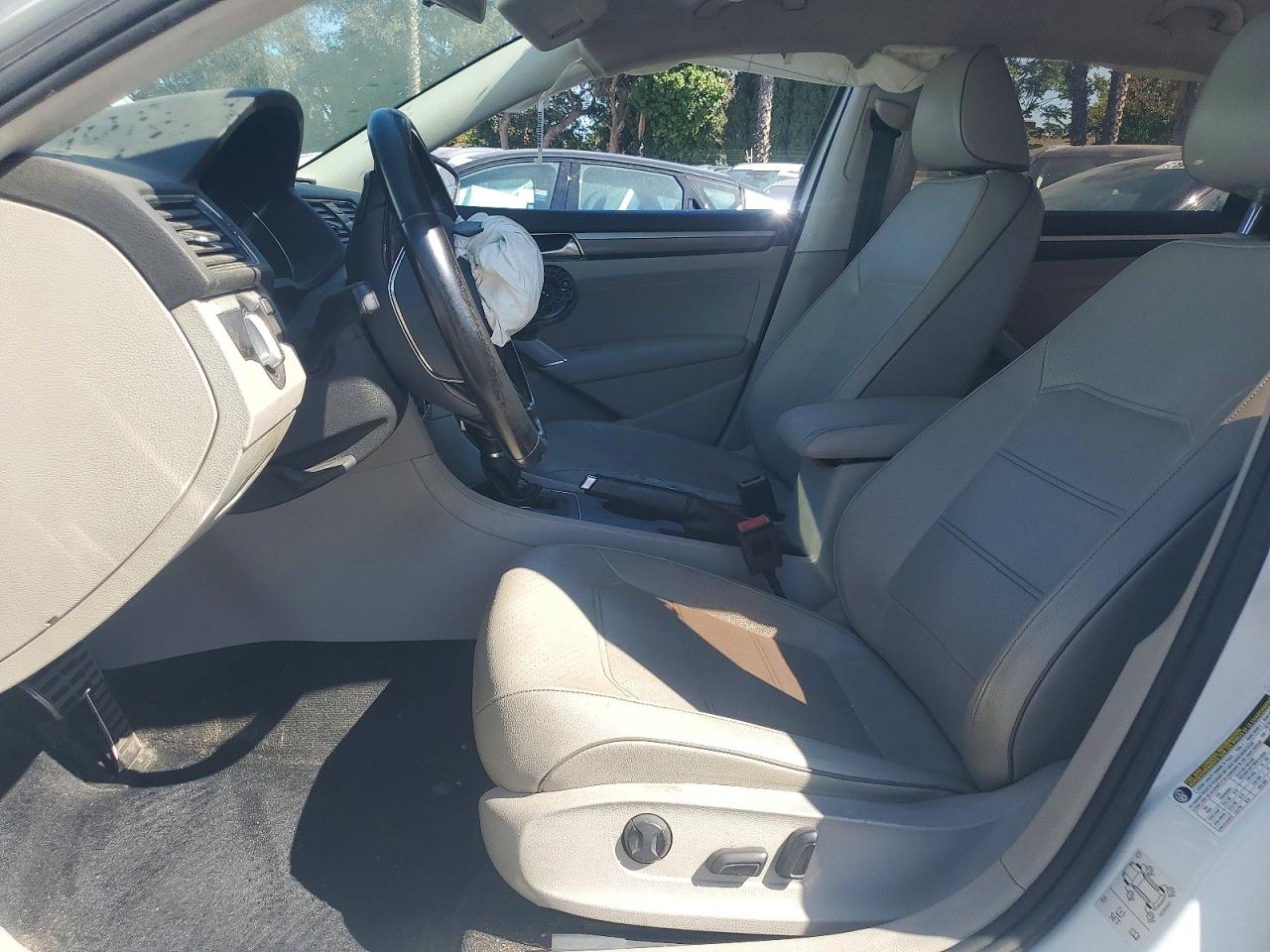 2018 VOLKSWAGEN PASSAT