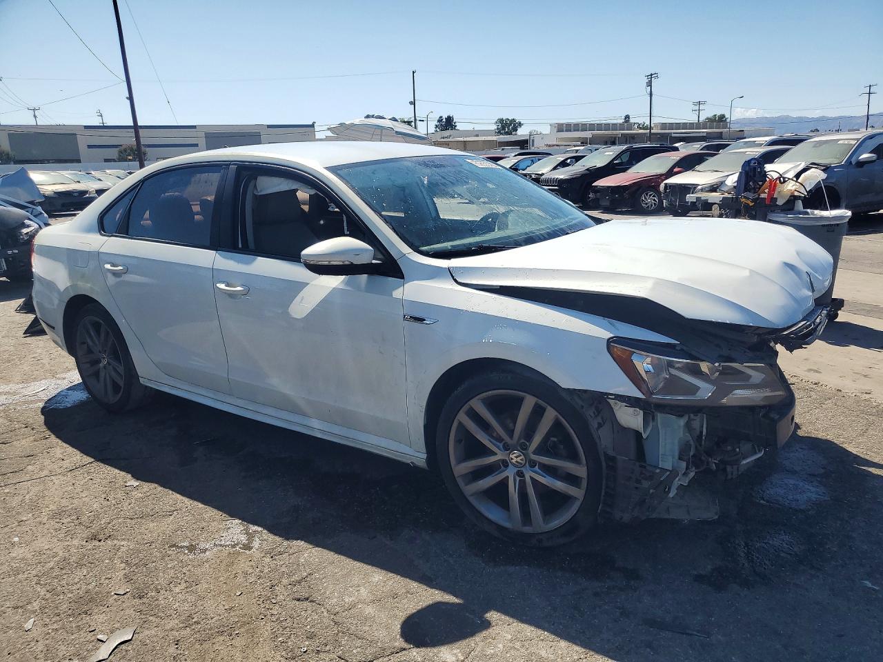 2018 VOLKSWAGEN PASSAT