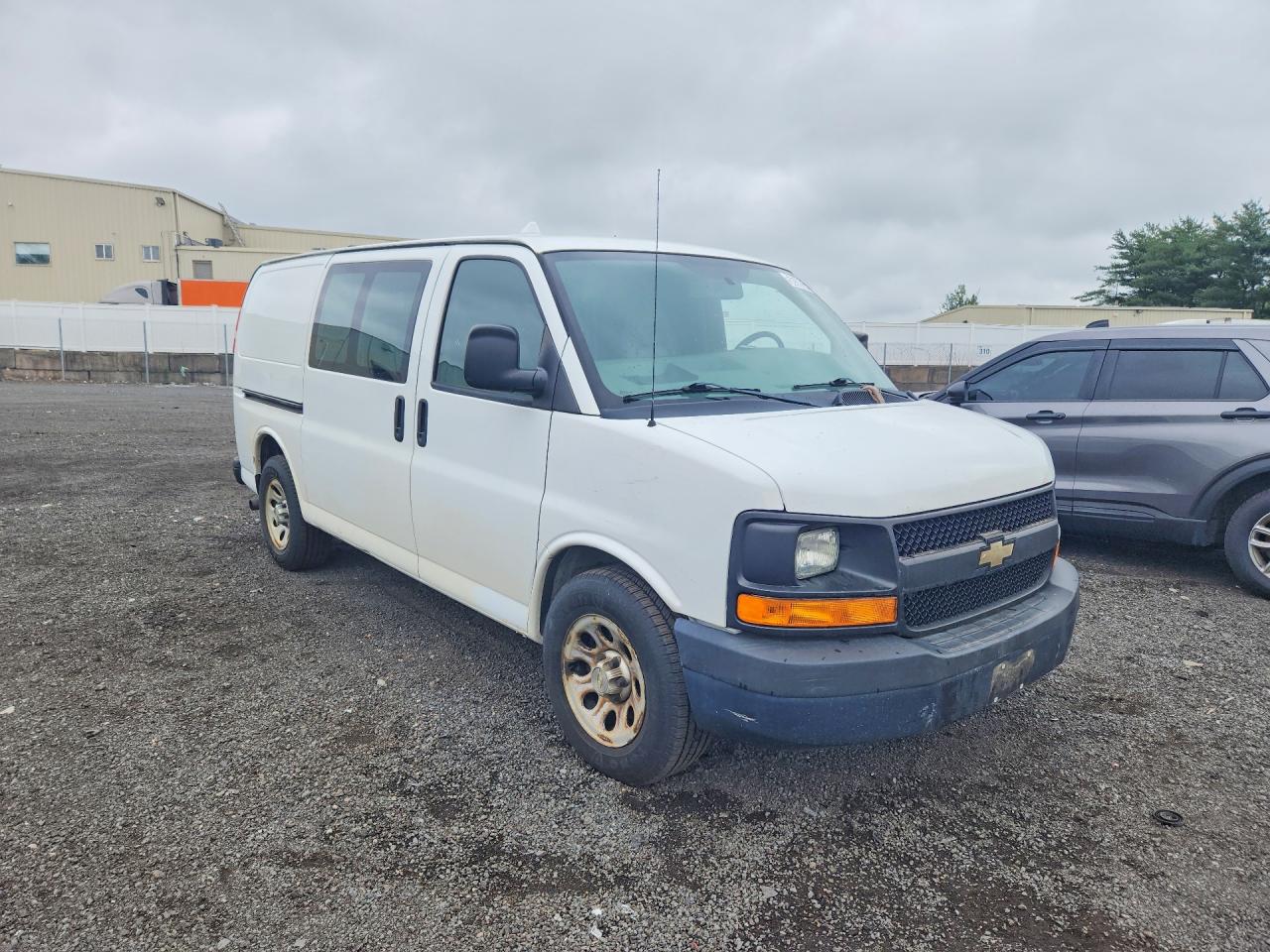 2013 CHEVROLET EXPRESS