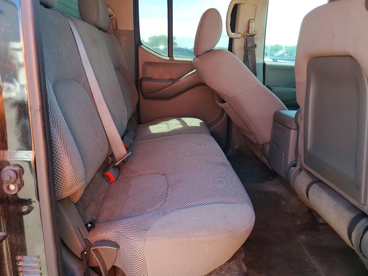 2010 NISSAN FRONTIER