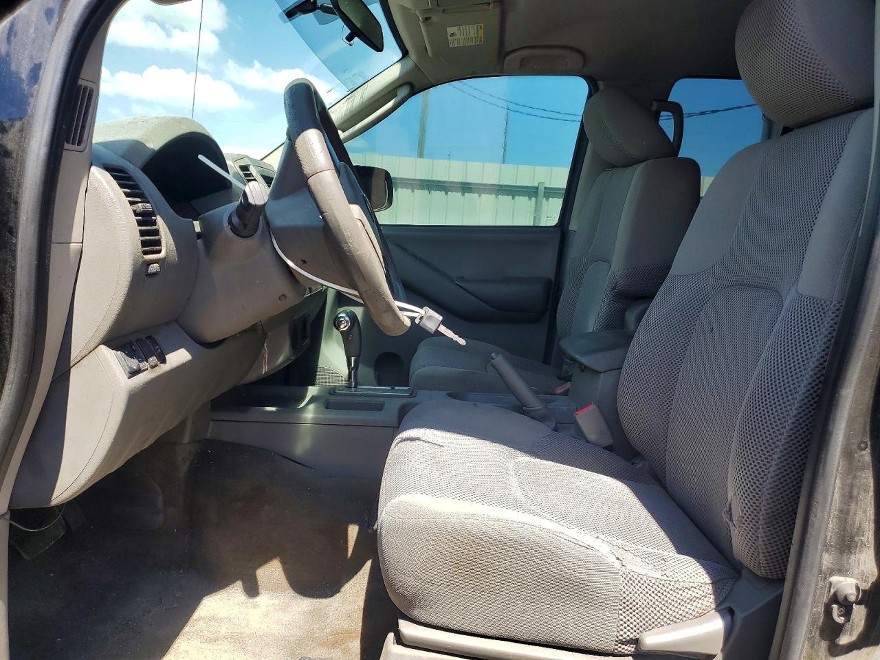 2010 NISSAN FRONTIER