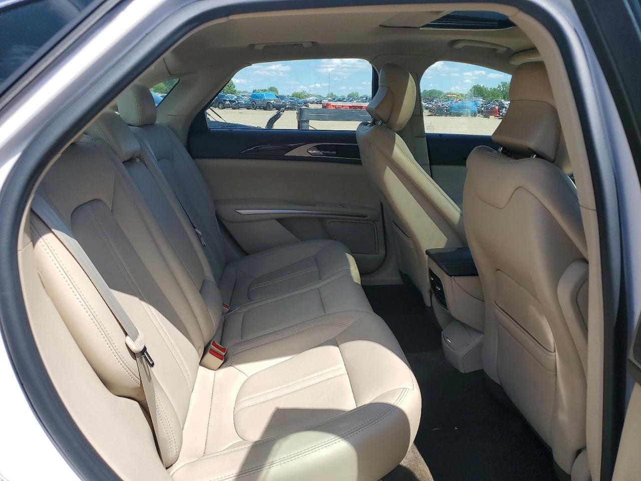 2016 LINCOLN MKZ