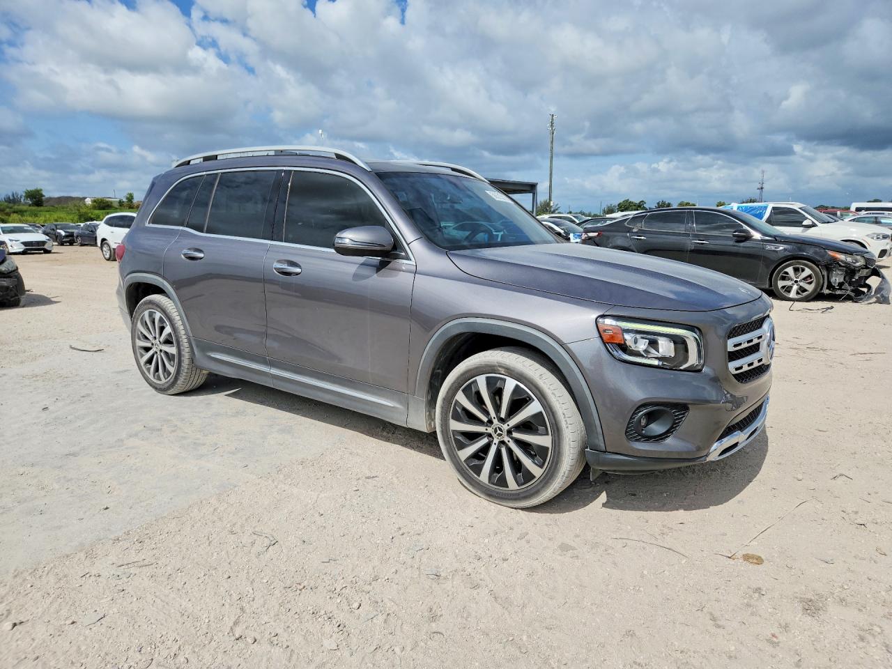2022 MERCEDES-BENZ GLB-CLASS