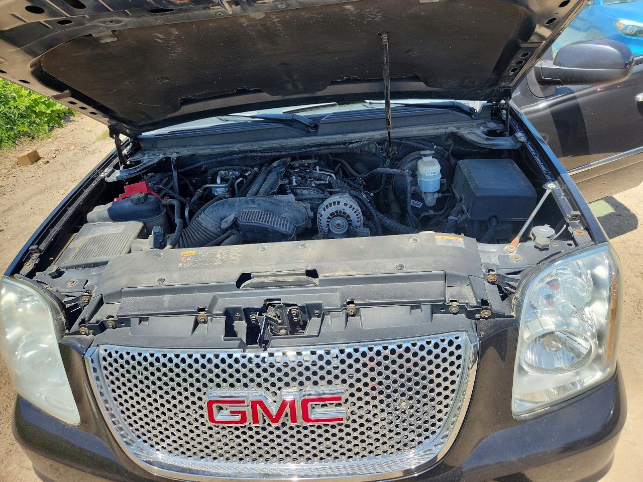 2012 GMC YUKON
