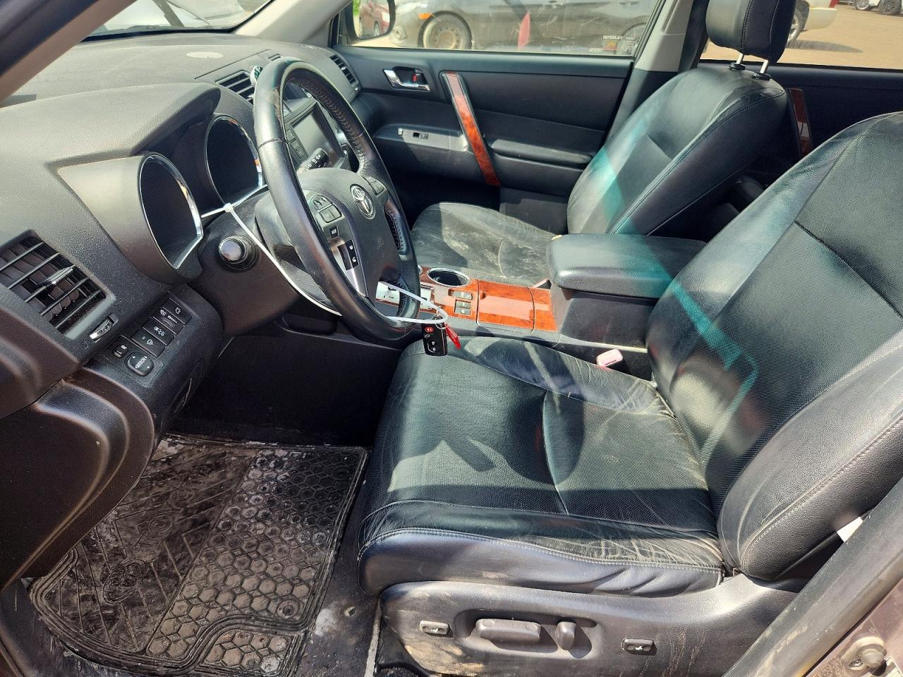 2011 TOYOTA HIGHLANDER