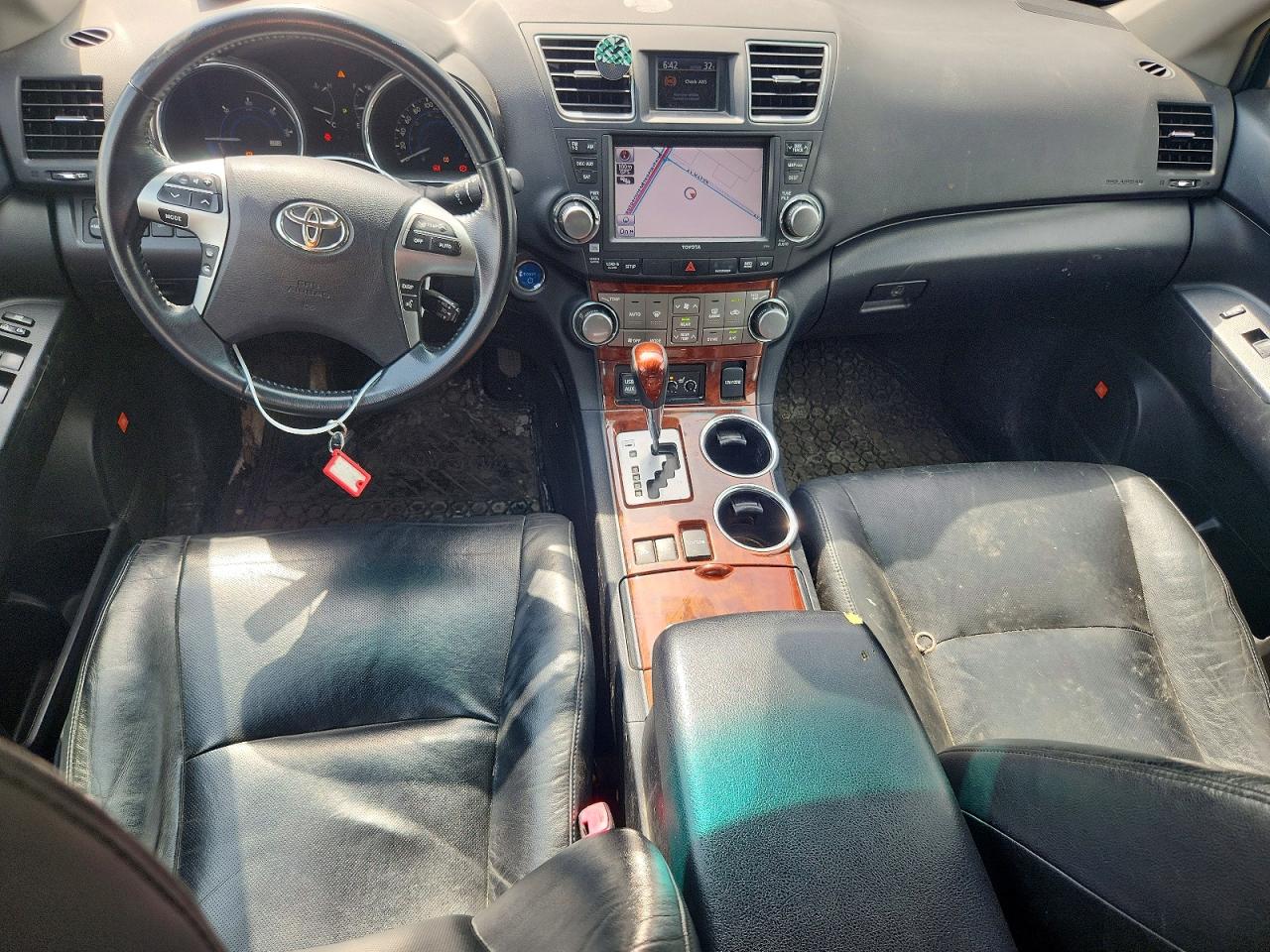 2011 TOYOTA HIGHLANDER