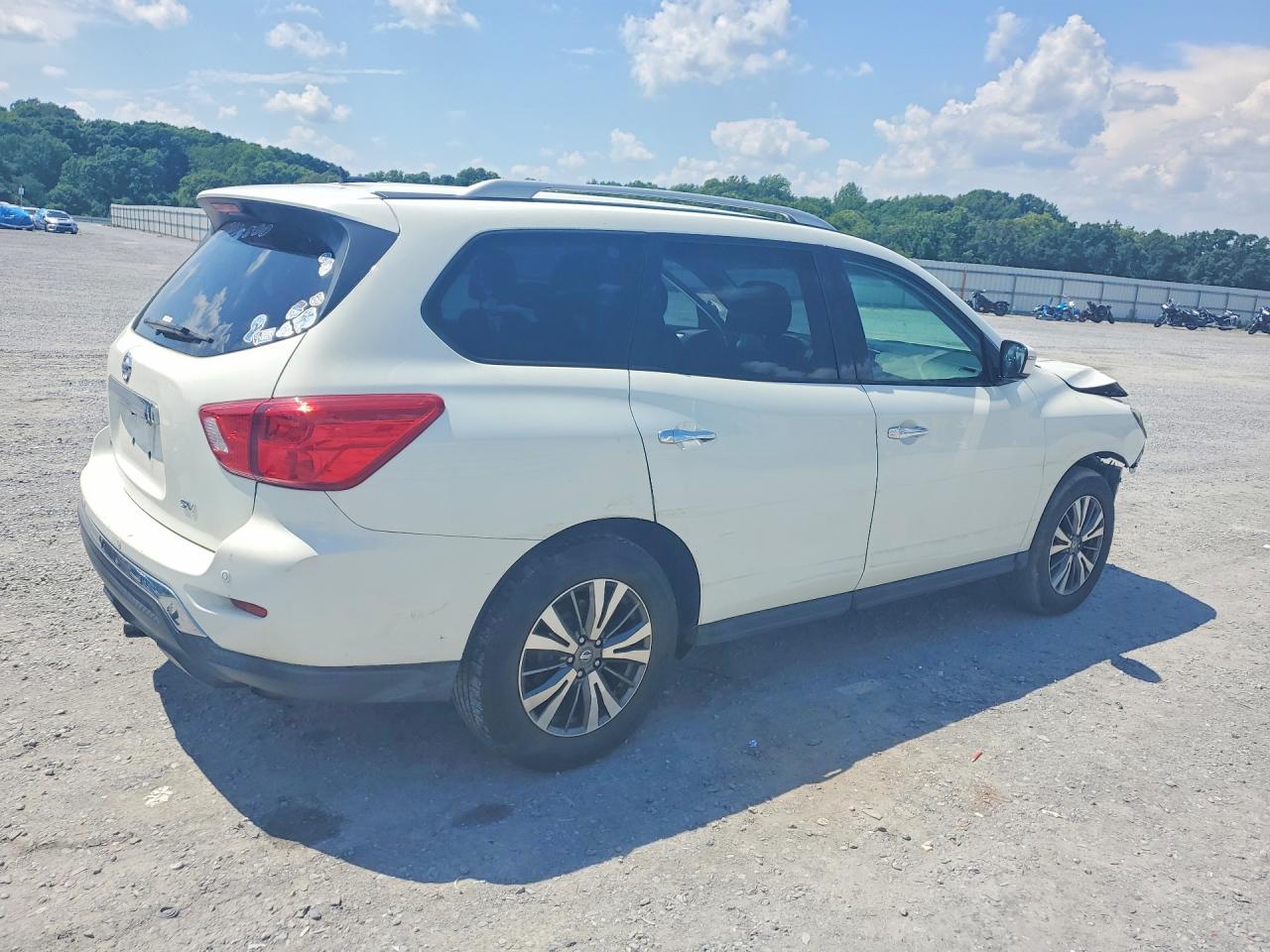 2017 NISSAN PATHFINDER